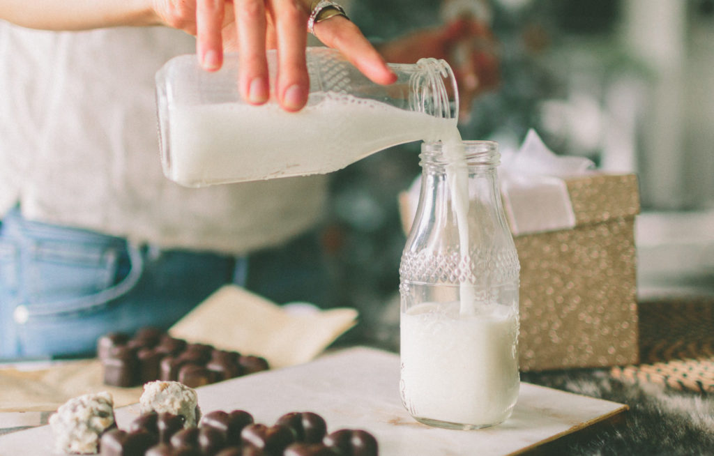 Homemade Almond Milk Recipe | Avocado Green® Magazine