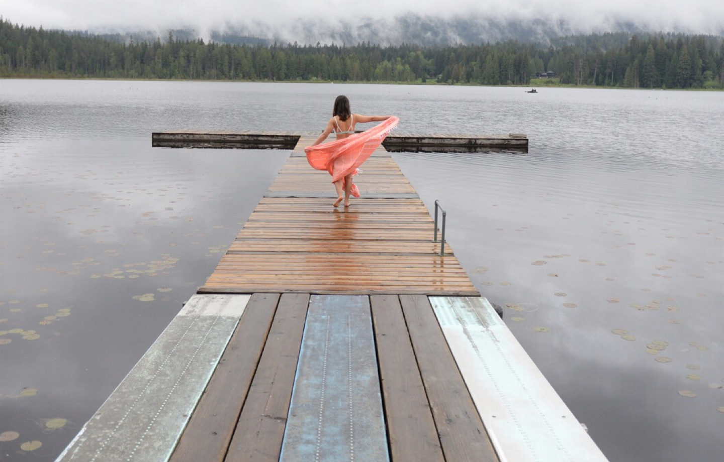 5 Eco Chic Ways to Wear Pantone's Color of the Year