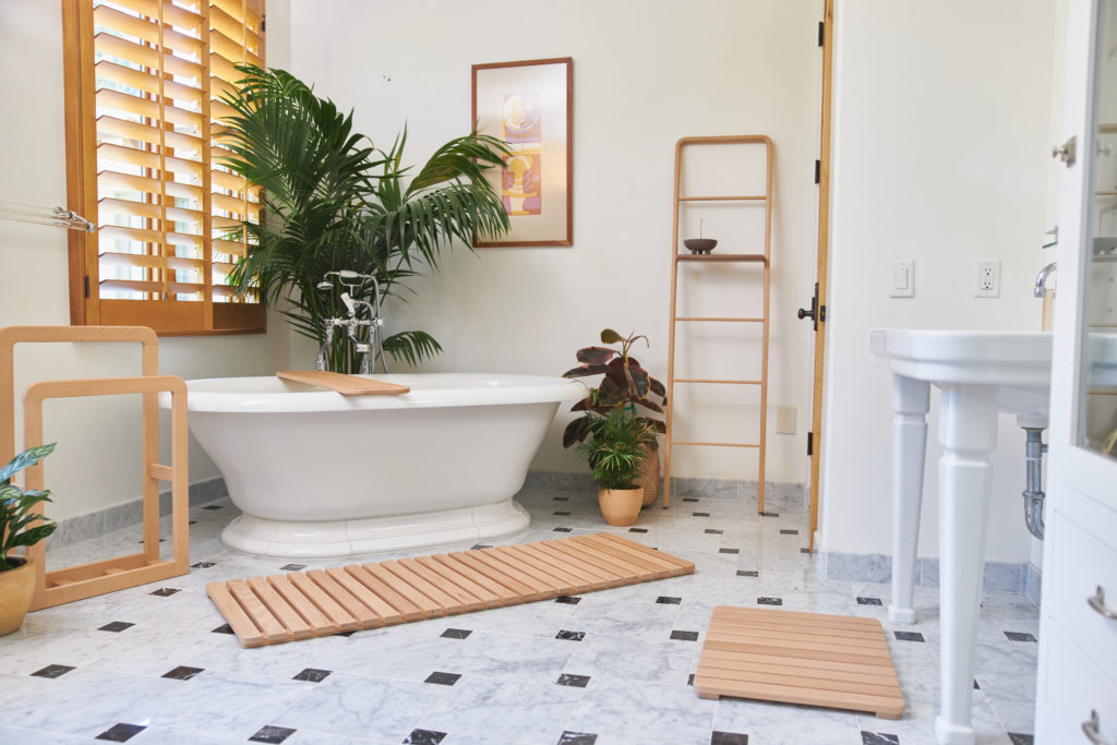 8 Sustainable Bathroom Products For a Spa-Inspired Oasis | Avocado ... - Reusable Bathroom Products With A Natural Theme