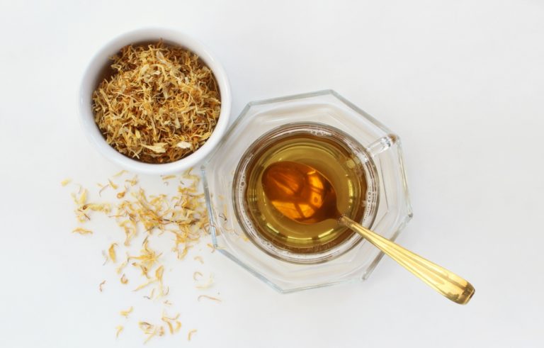 How to Make Your Own Herbal Tea Blends