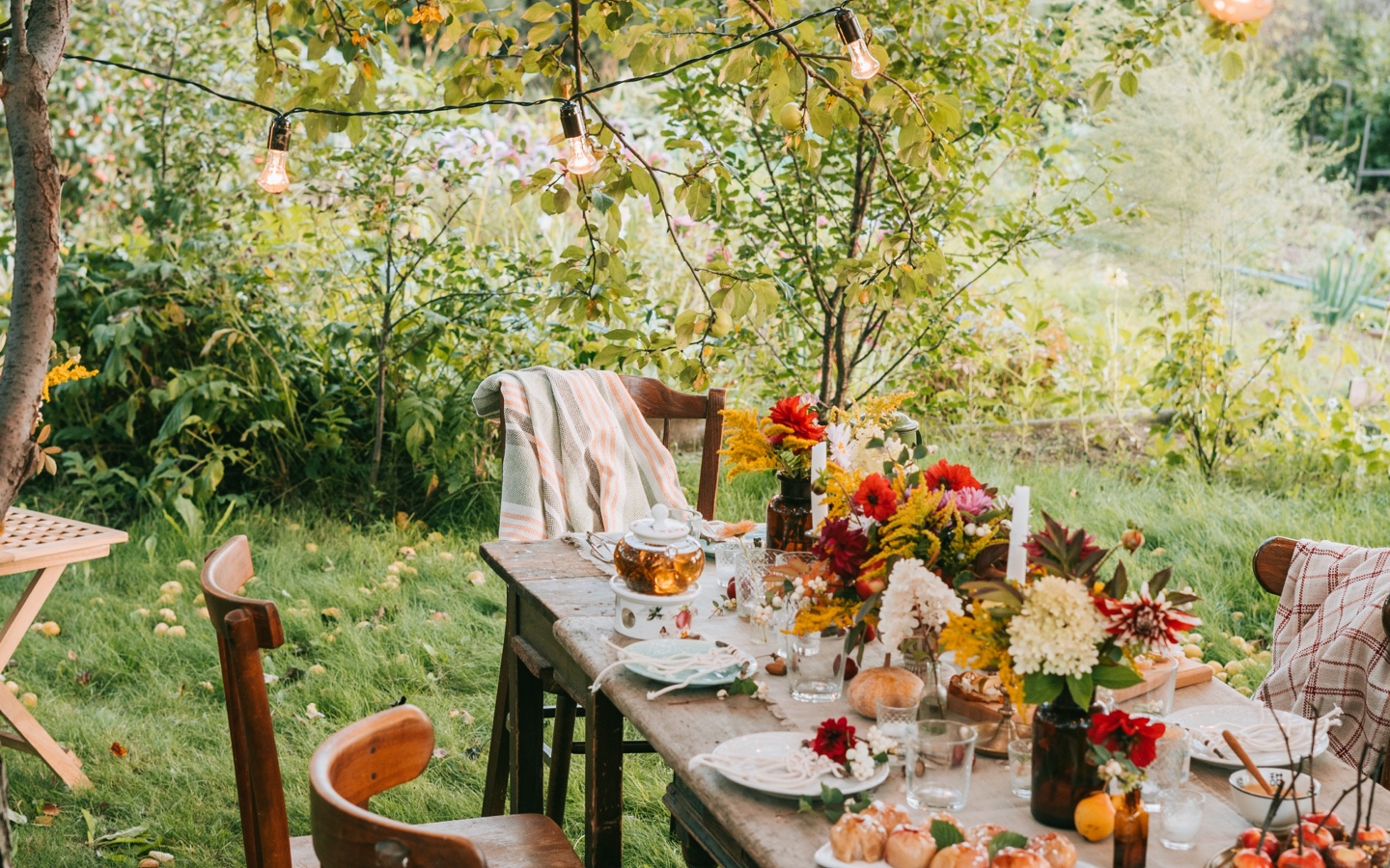 Outdoor Dinner Party Tablescape