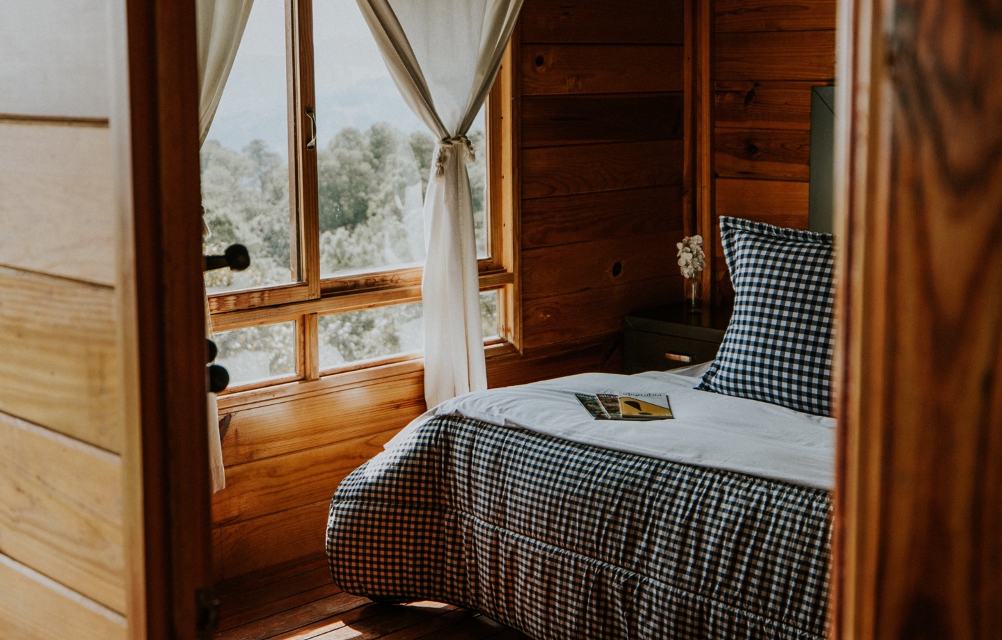 cabin bedroom