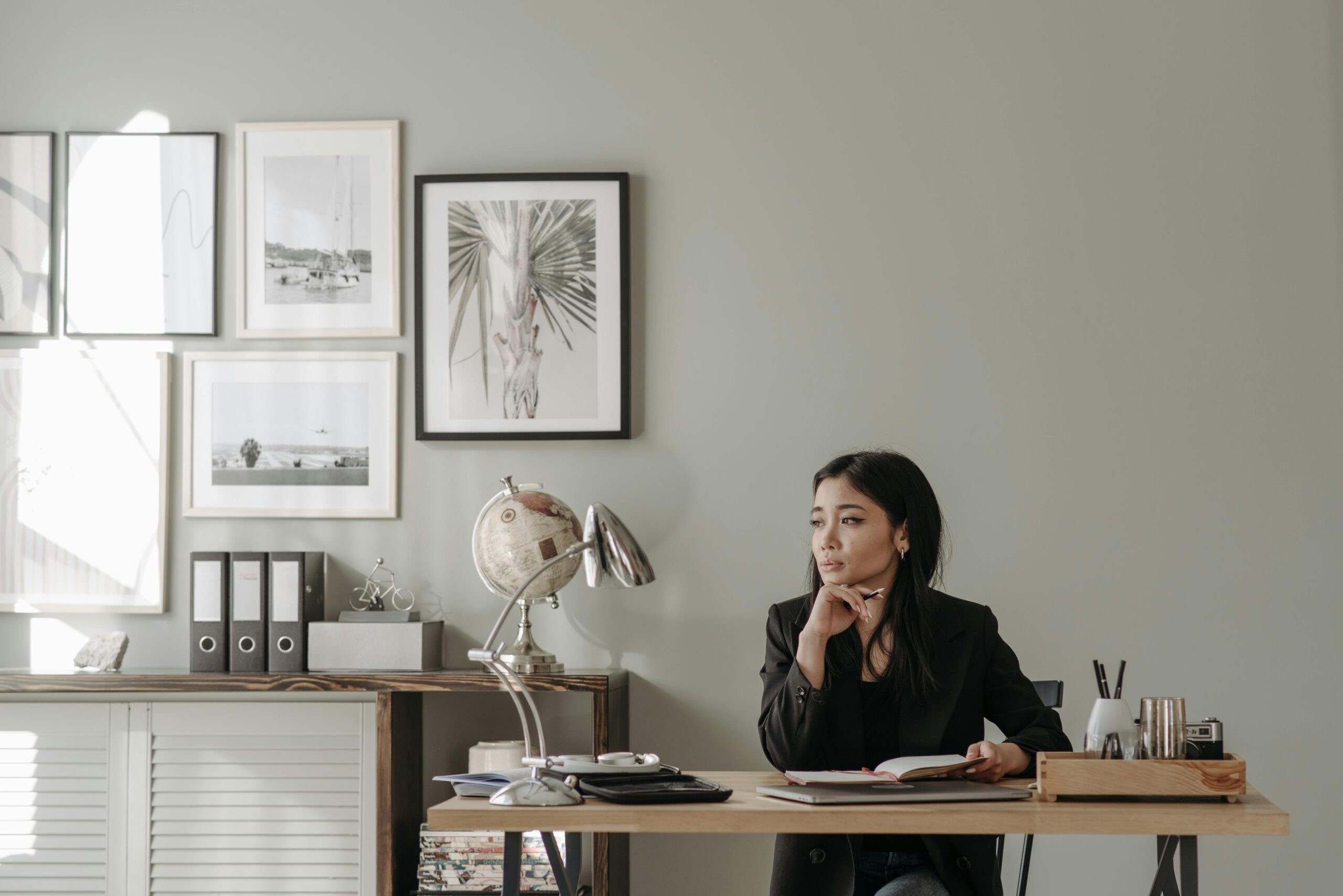 desk image