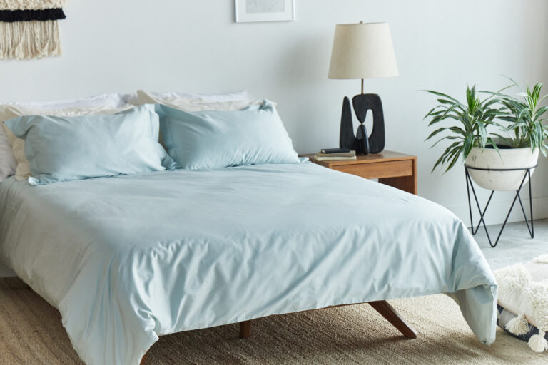 Why Natural Materials Sleep Cooler Than Synthetics