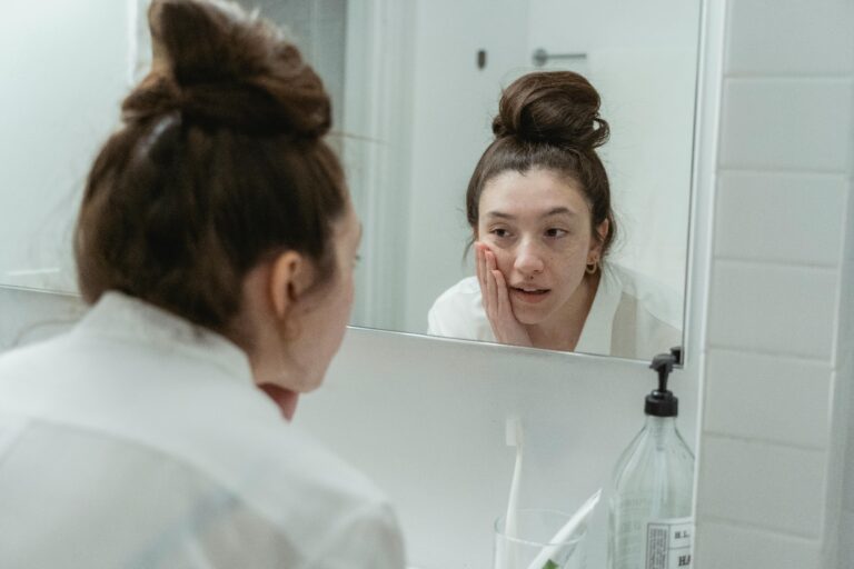 Waking Up With Puffy Eyes In The Morning? Here’s Why and What to Do About It. 