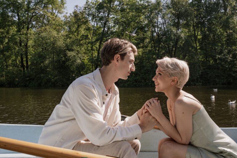 Green Flags Only: Spotting the Signs of Healthy Love