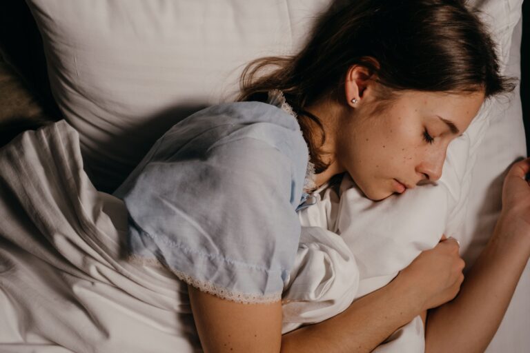 Why Sleep Experts Recommend the 10-3-2-1-0 Rule for a Good Night’s Rest