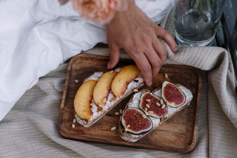 7 Healthy Late Night Snacks For Better Sleep