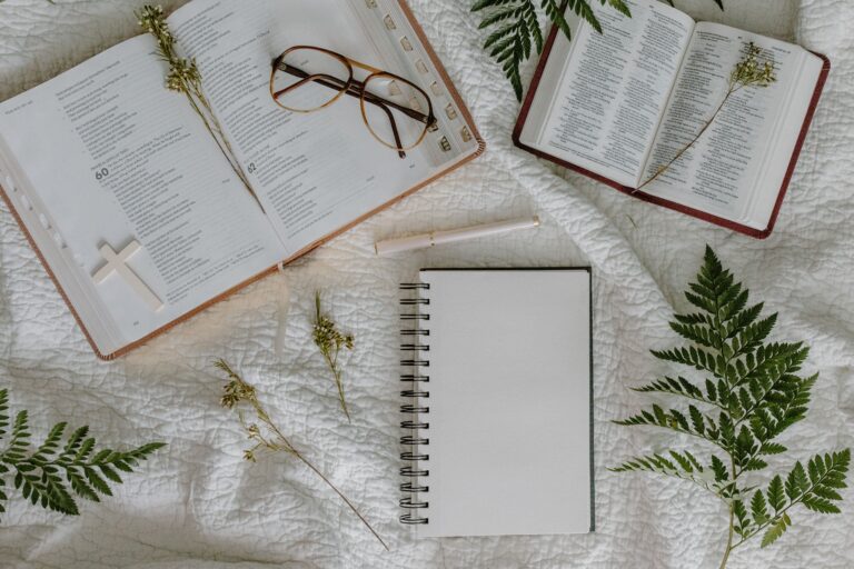 25 Journaling Prompts for Sleep (and why this works)